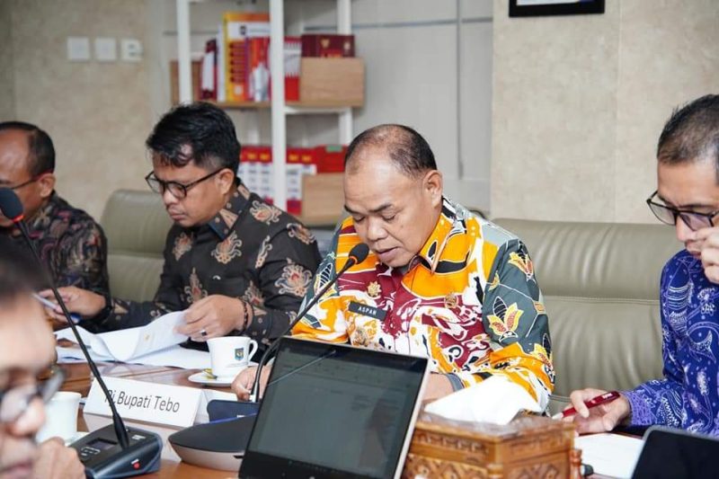 PJ Bupati Tebo H Aspan ST saat menyampaikan Laporan Pertanggung Jawaban Penjabat Bupati Tebo Triwulan Ke-3 di Kantor Inspektorat Jendral Kemendagri