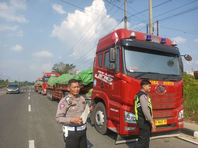 Satlantas Polres Tebo Menindak tegas truk tronton bermuatan 60 Ton