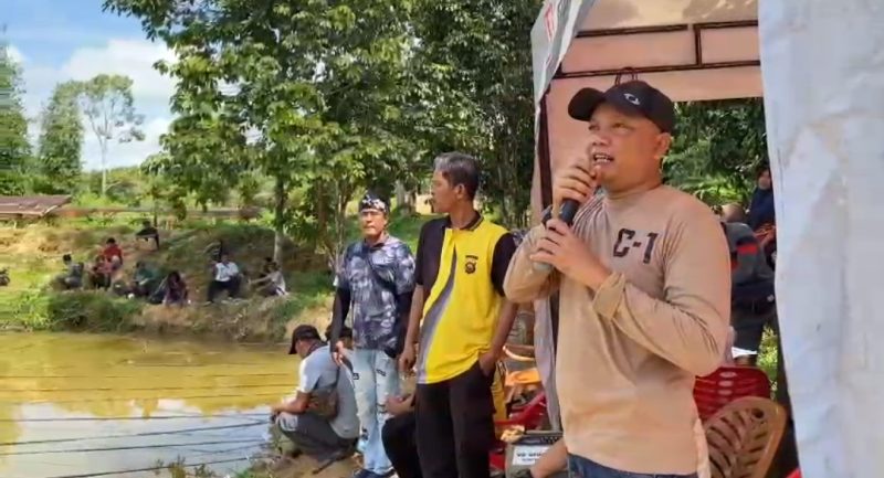 Kapolsek Tengah  Ilir AKP Dedi Tanto Manurung SH MH membuka lomba mancing mania 