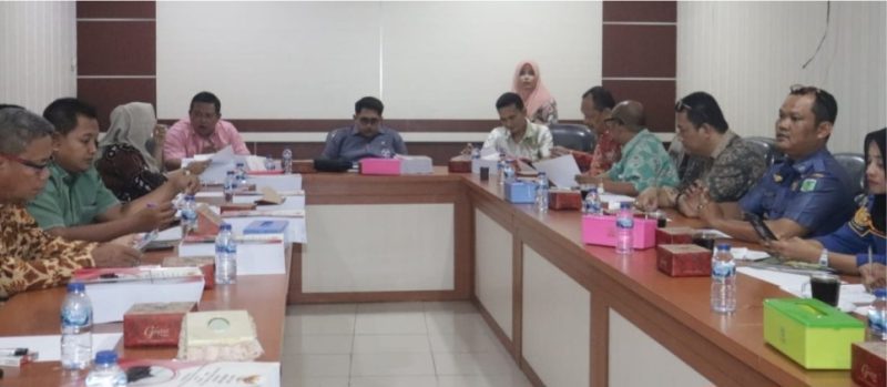 Komisi III DPRD Kabupaten Tebo menggelar hearing bersama sejumlah Organisasi Perangkat Daerah (OPD) mitra kerja di ruang rapat komisi lantai II Gedung DPRD Tebo, Kamis (12/6/2025).