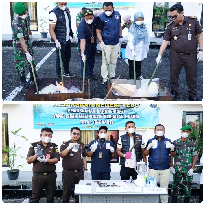 Kejari Tebo, Pengadilan Negeri Tebo bersama Polres Tebo saat memusnahkan barang bukti narkotika dan senjata tajam di halaman kantor Kejari, Kamis (16/7/2025).