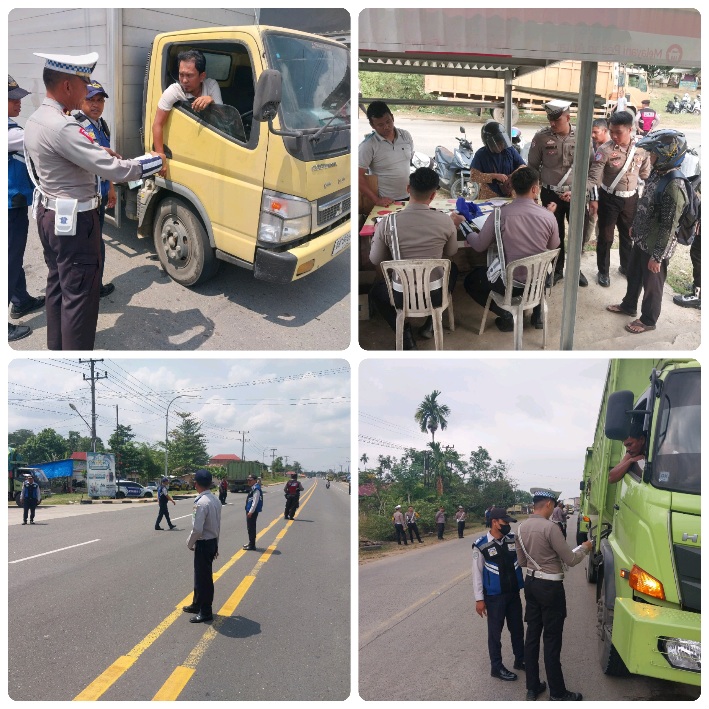 Petugas Satlantas Polres Tebo bersama Dinas Perhubungan Kabupaten Tebo saat melakukan pemeriksaan kendaraan dan dokumen pengemudi dalam rangka Operasi Patuh 2025. Operasi yang bersifat edukatif dan preventif ini menyasar berbagai jenis kendaraan guna menumbuhkan budaya tertib lalu lintas dan menekan angka kecelakaan di wilayah Tebo.(INJ/Ist)