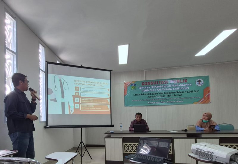 Suasana Forum Konsultasi Publik penyusunan dokumen AMDAL RSUD Sultan Thaha Saifuddin Tebo yang digelar di Aula Lantai 3 RSUD STS, Selasa (8/7/2025).